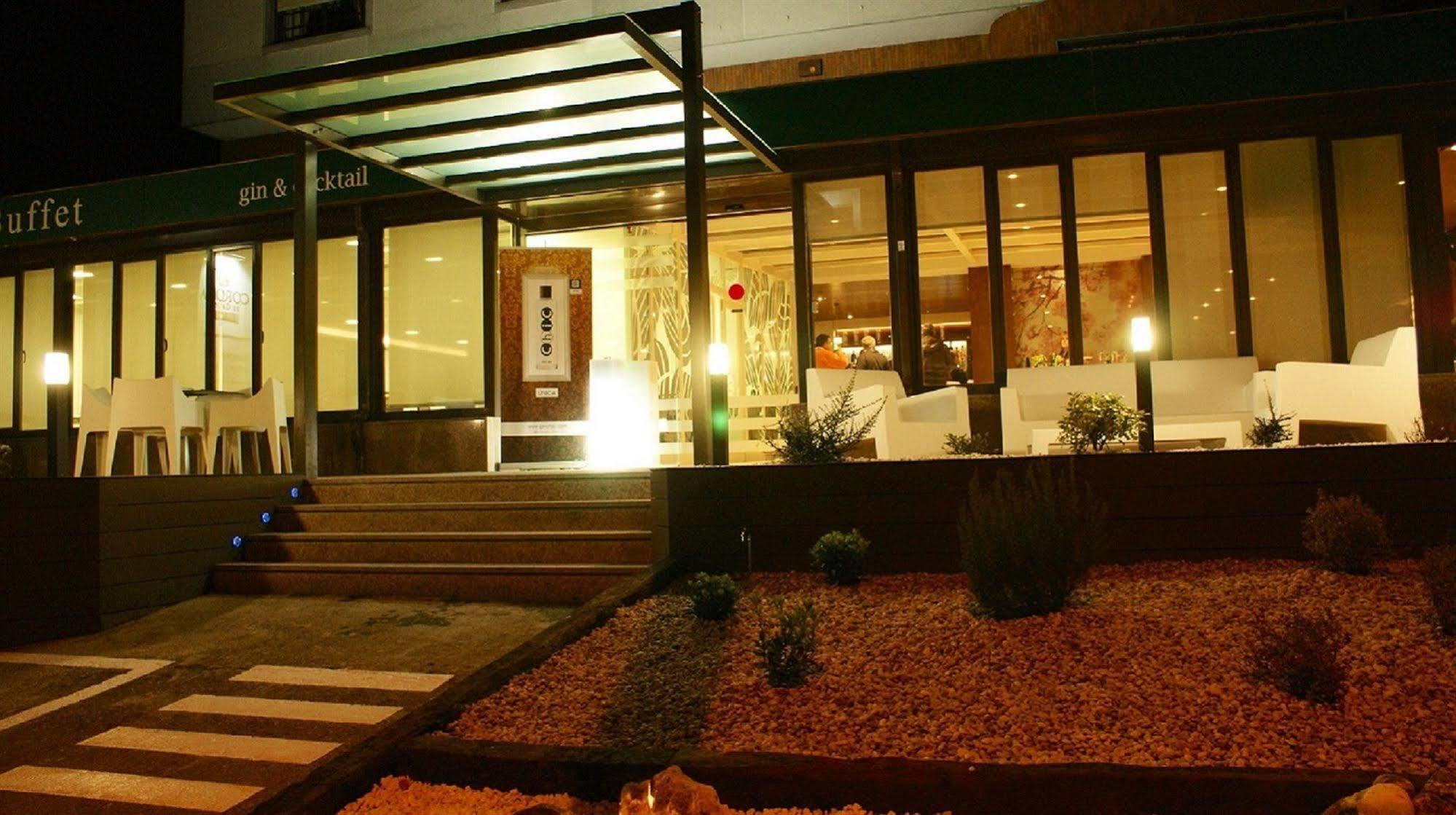 Hotel Corona De Galicia Valga Exterior photo